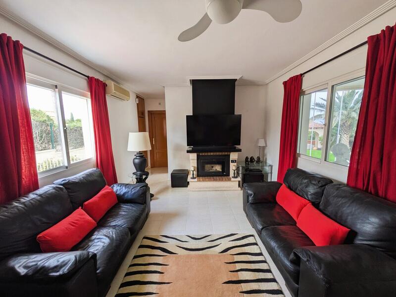 4 спальная комната вилла продается