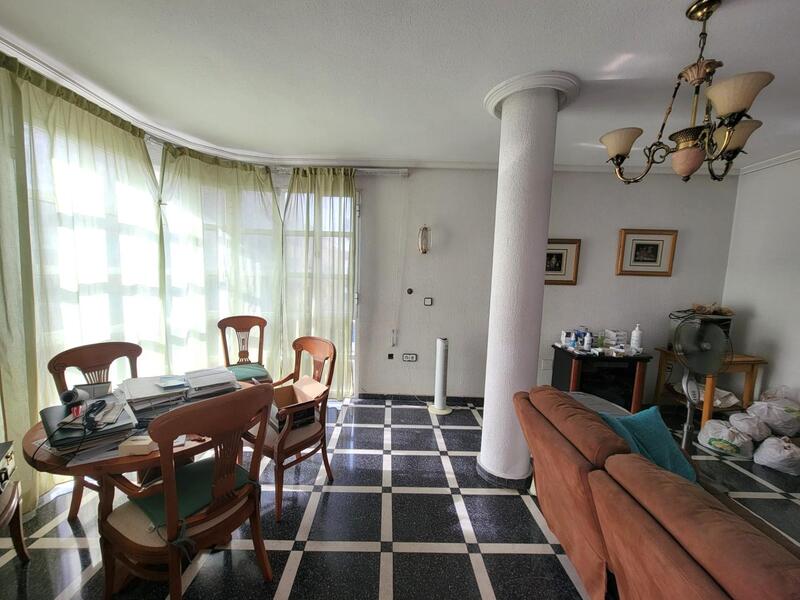 квартира продается в Torrevieja, Alicante