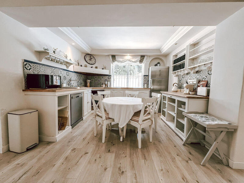 5 Schlafzimmer Villa zu verkaufen 5 Schlafzimmer Villa zu verkaufen