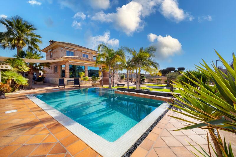 4 bedroom Villa for sale