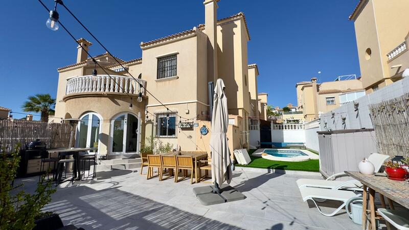 Villa till salu i Orihuela Costa, Alicante