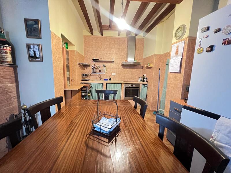 5 bedroom Townhouse for sale