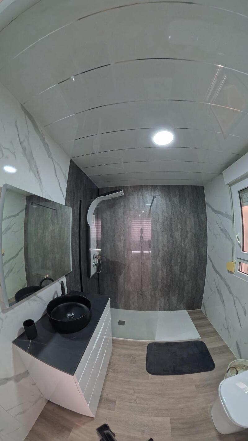 2 slaapkamer Appartement Te koop 2 slaapkamer Appartement Te koop