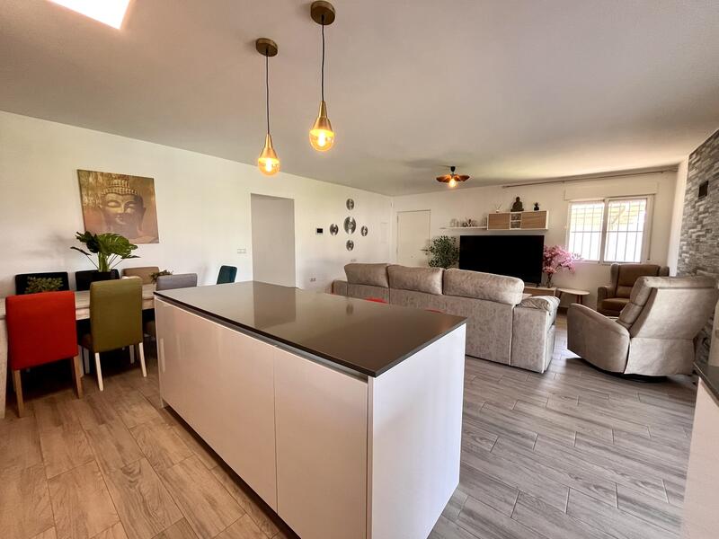 3 bedroom Country House for sale