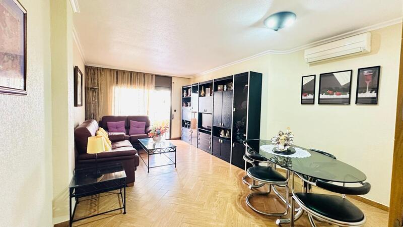 3 bedroom Apartment for sale