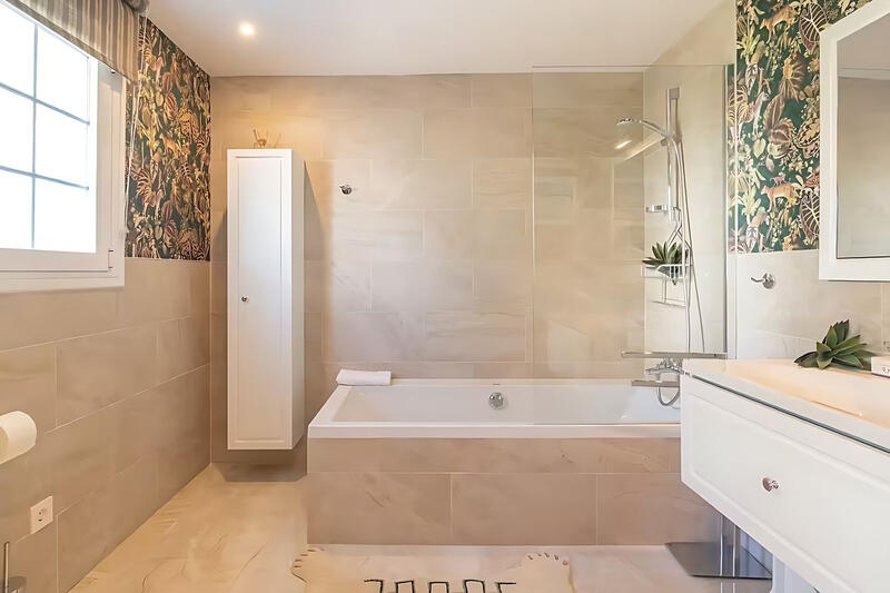 5 bedroom Villa for sale