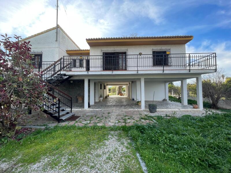 5 bedroom Villa for sale