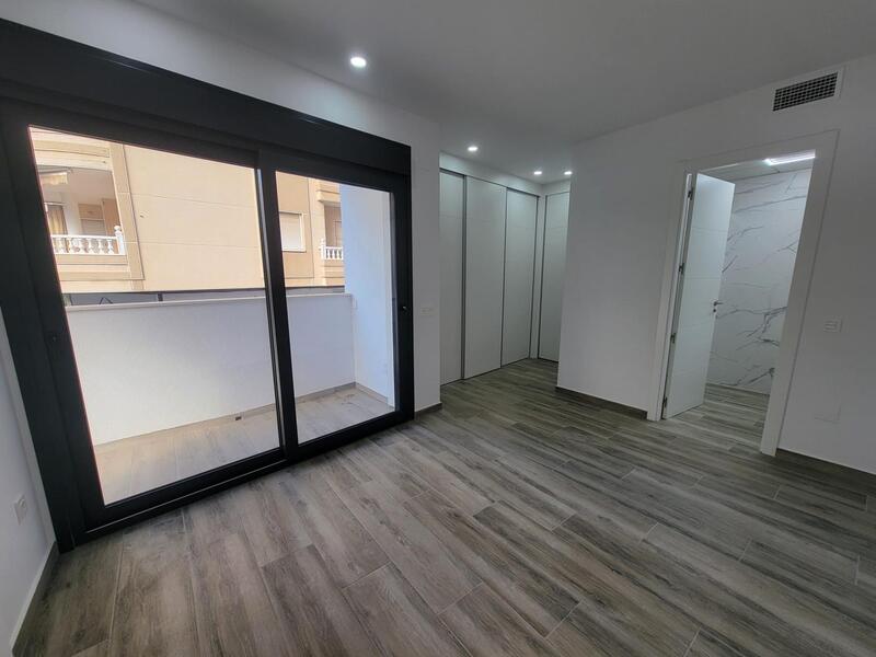 3 спальная комната квартира продается