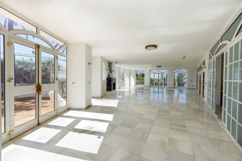 9 Cuarto Villa en venta