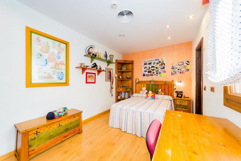 5 chambre Local Commercial à vendre