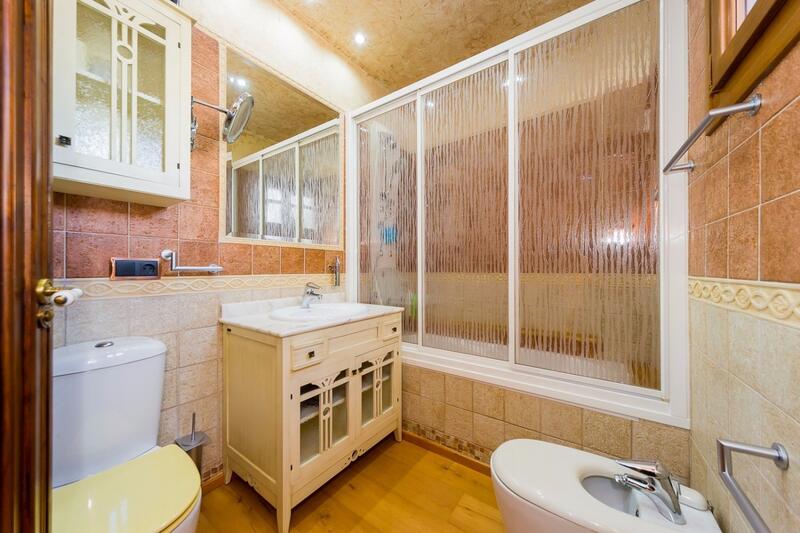 5 chambre Local Commercial à vendre