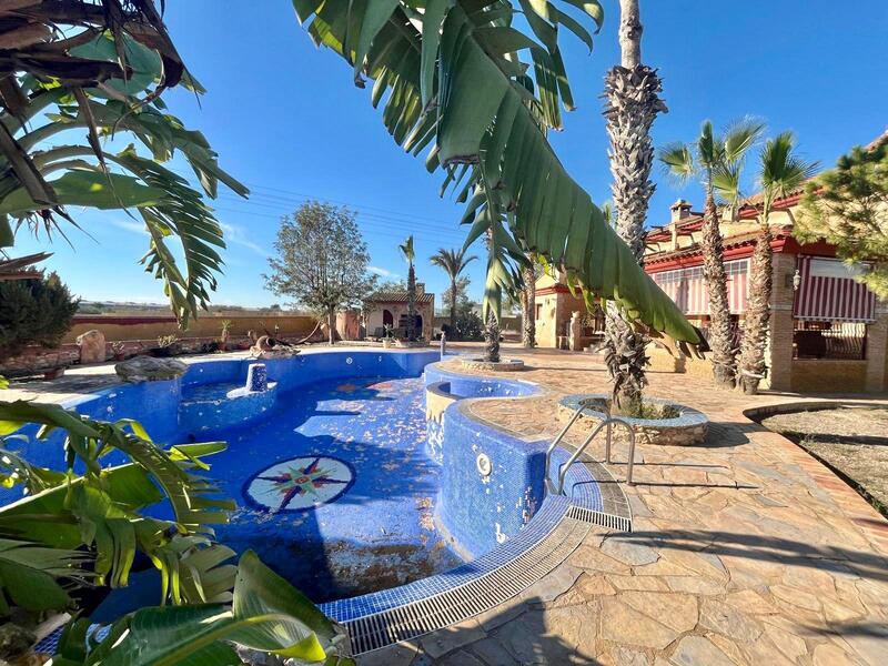 4 Cuarto Villa en venta