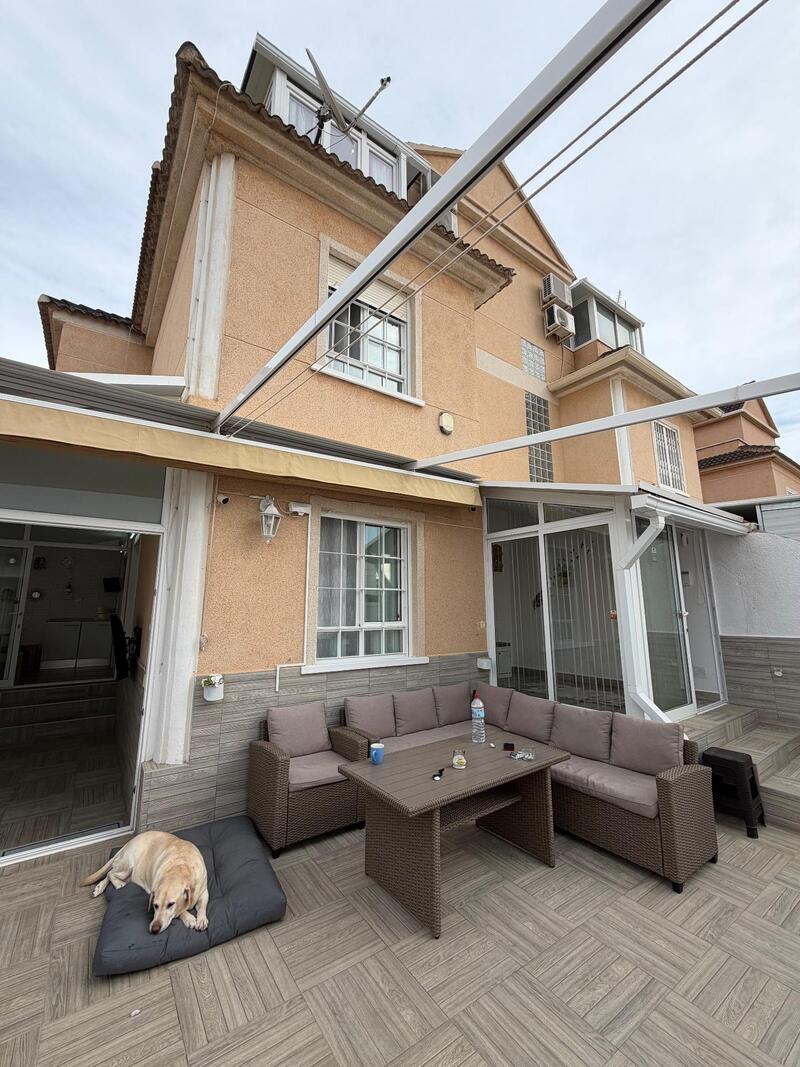 3 soveværelse Byhus til salg