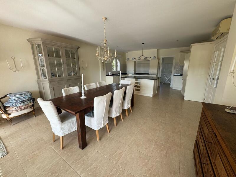 4 Cuarto Villa en venta