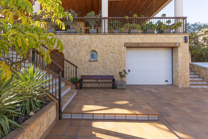 5 bedroom Villa for sale