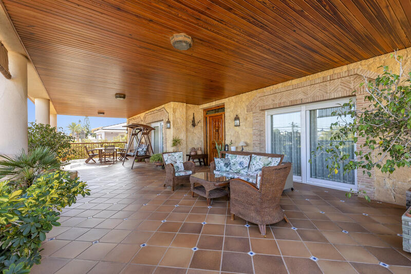 5 bedroom Villa for sale