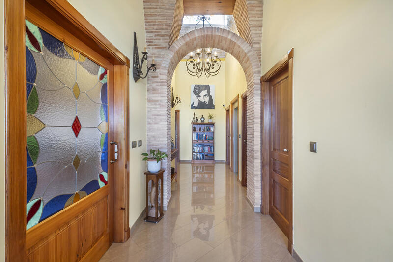 5 bedroom Villa for sale