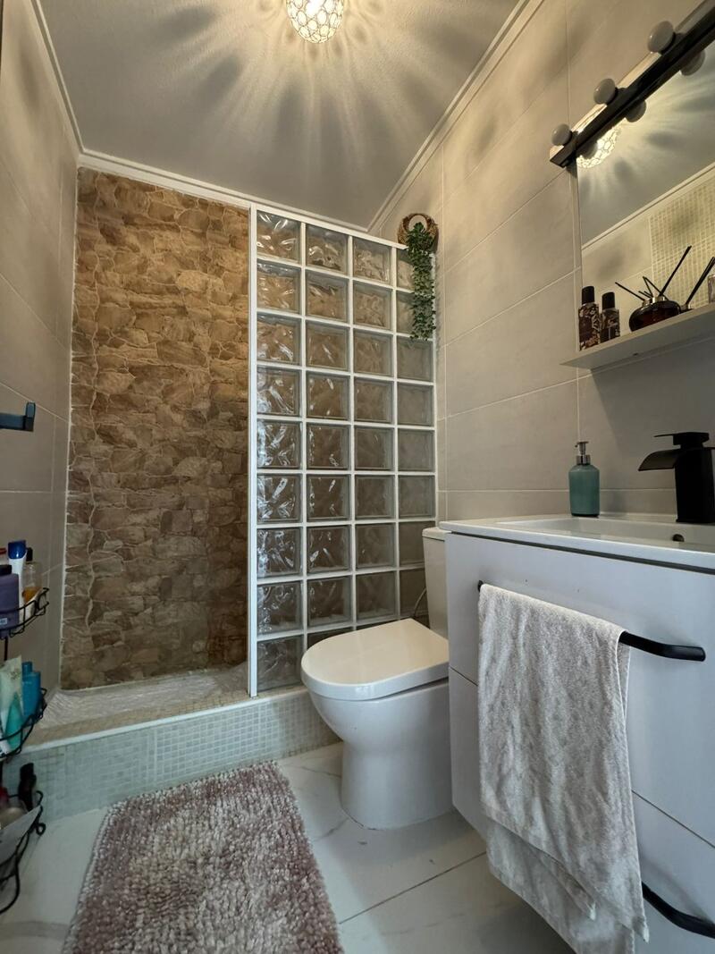 2 slaapkamer Appartement Te koop