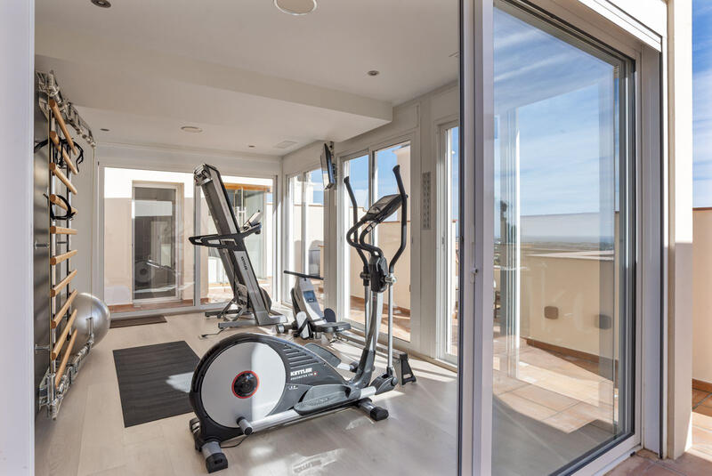 4 bedroom Apartment for sale