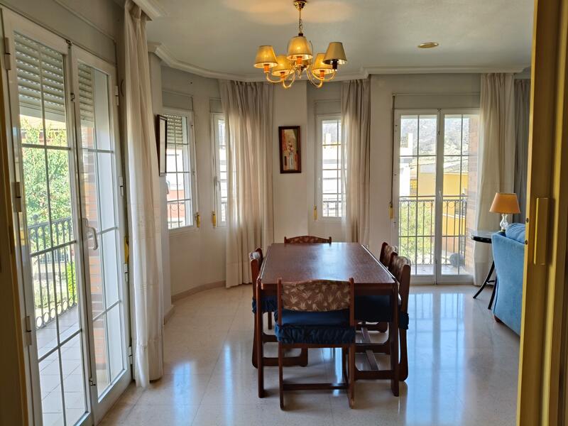 5 bedroom Townhouse for sale