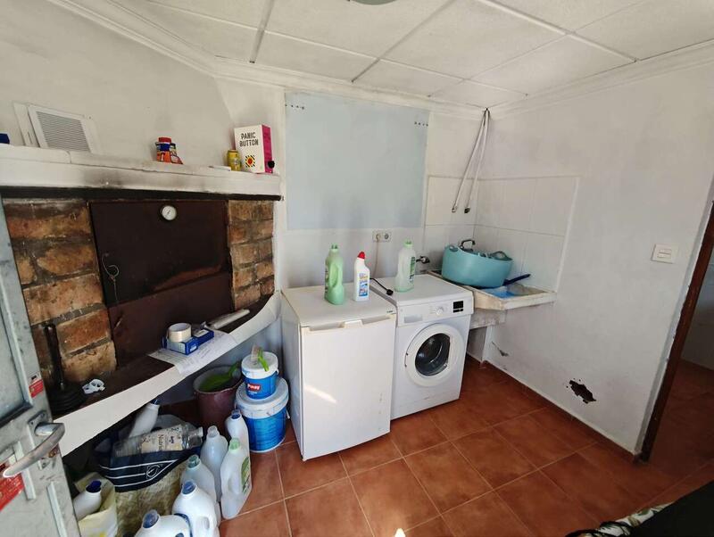 4 bedroom Townhouse for sale