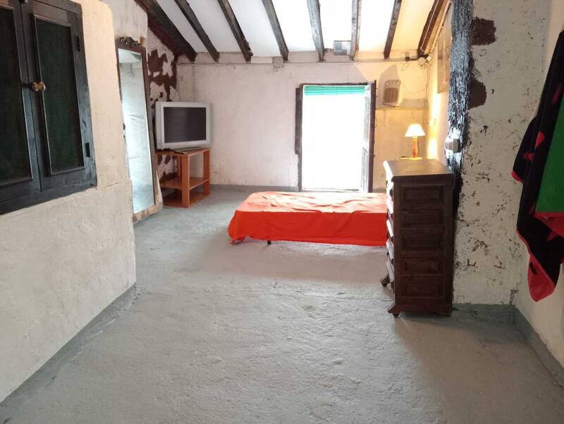 4 bedroom Townhouse for sale