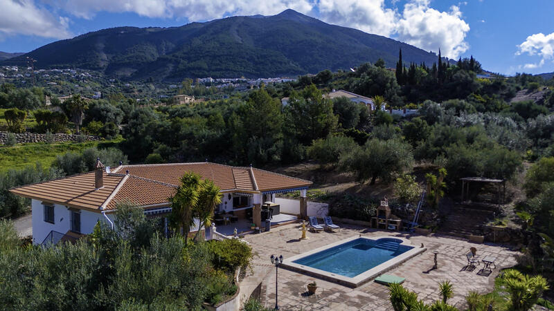 5 bedroom Villa for sale