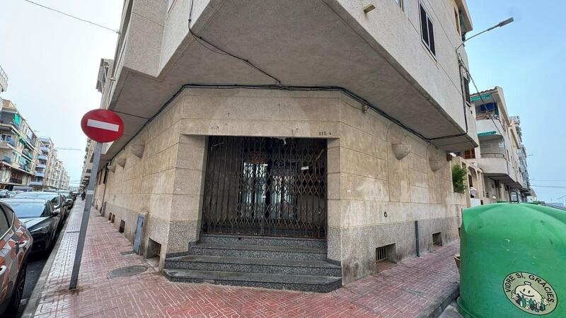 Forretningseiendom til salgs i Torrevieja, Alicante
