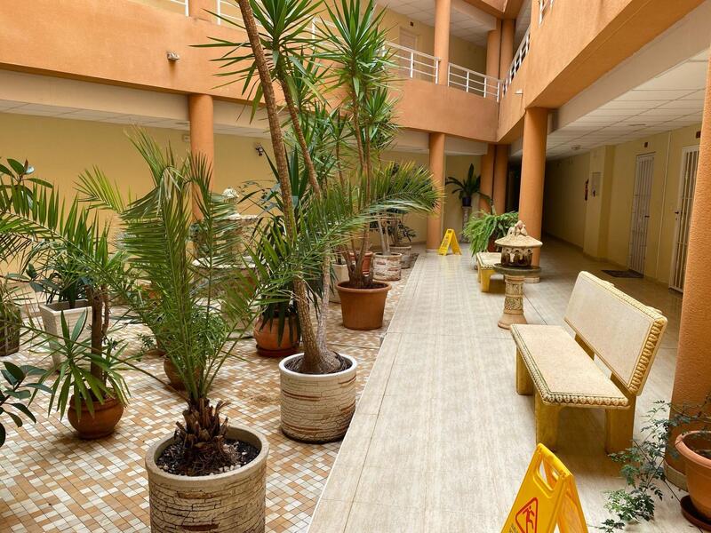 2 slaapkamer Appartement Te koop 2 slaapkamer Appartement Te koop