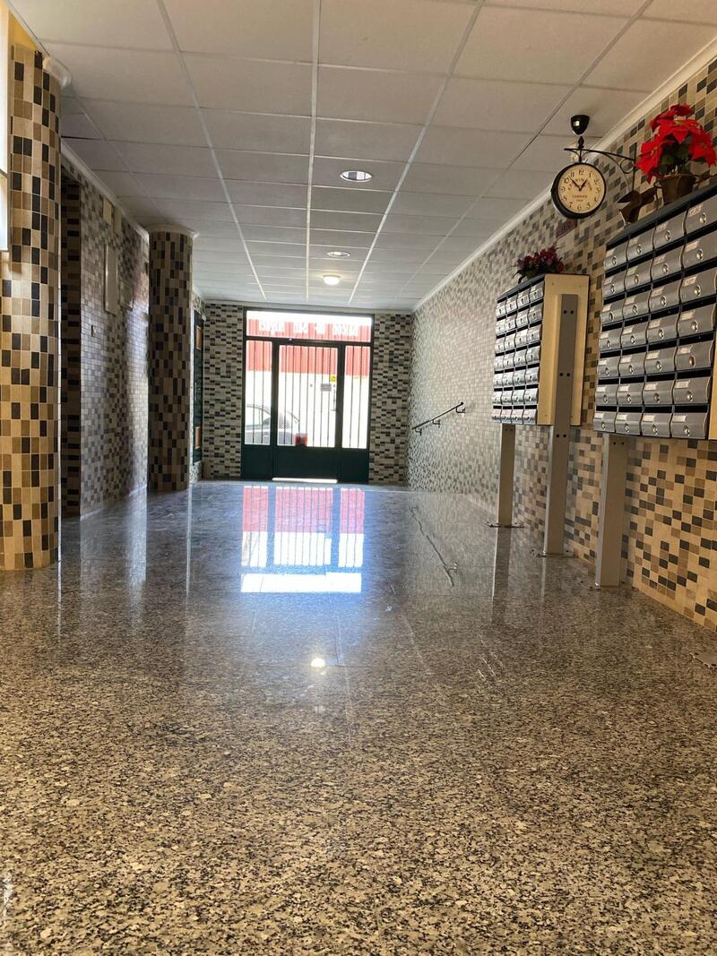 2 slaapkamer Appartement Te koop 2 slaapkamer Appartement Te koop