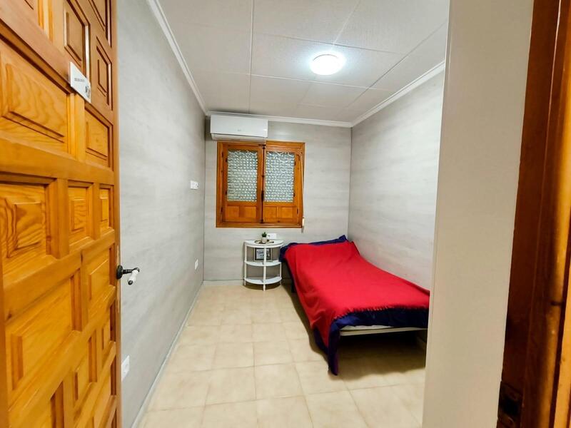 2 slaapkamer Gezinswoning Te koop