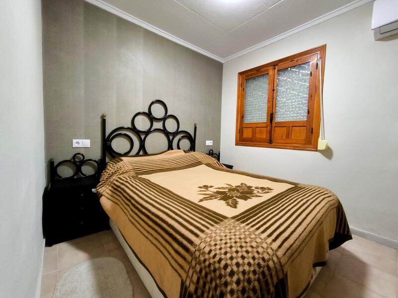 2 slaapkamer Gezinswoning Te koop