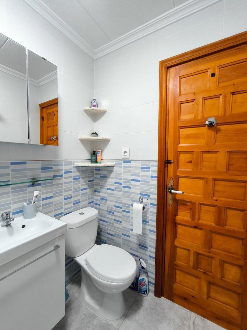 2 slaapkamer Gezinswoning Te koop