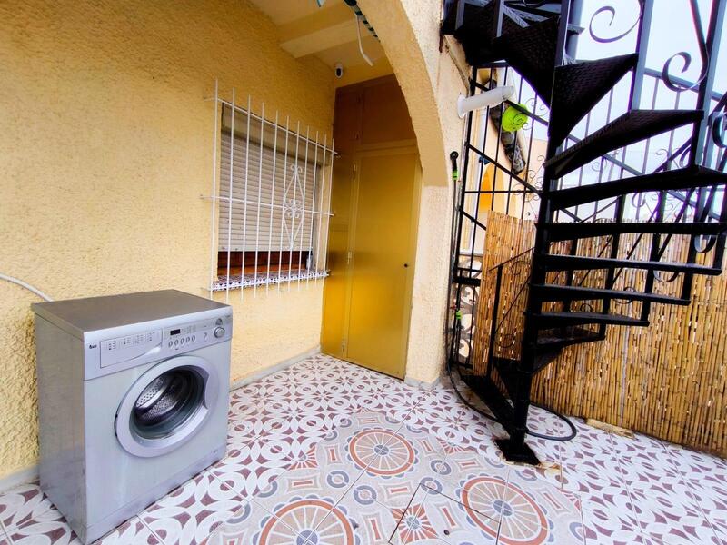 2 slaapkamer Gezinswoning Te koop