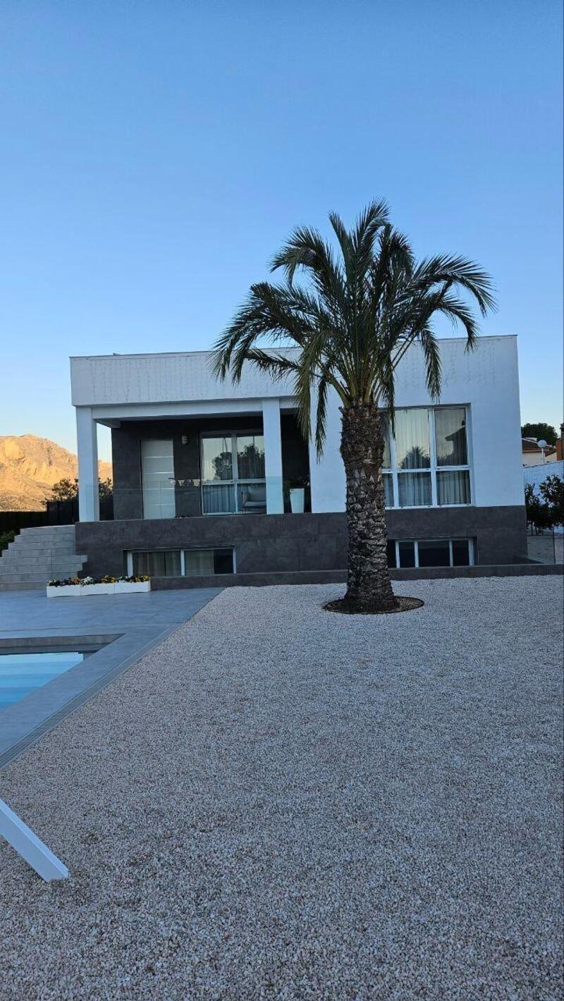 Villa à vendre dans Orihuela, Alicante