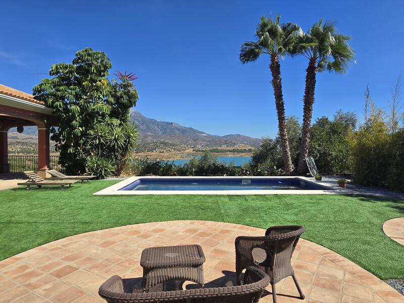 6 bedroom Villa for sale