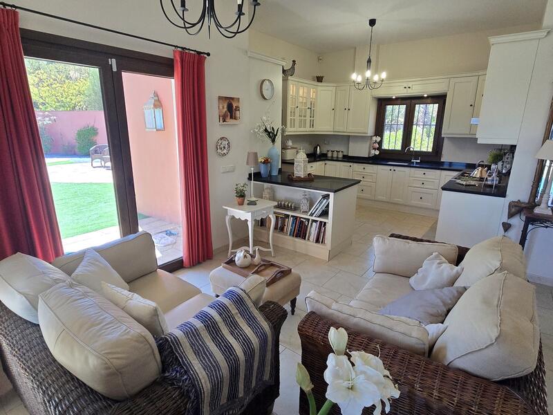 6 bedroom Villa for sale