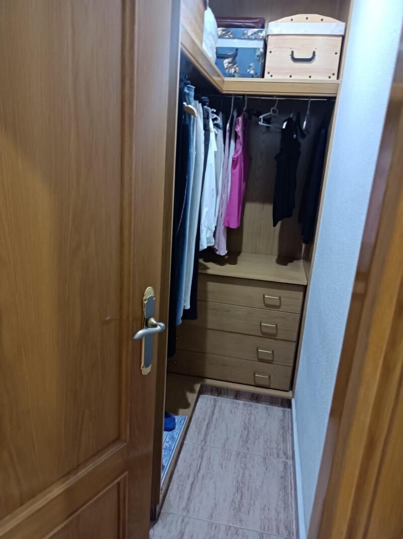 4 bedroom Townhouse for sale