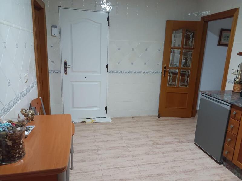 4 bedroom Townhouse for sale