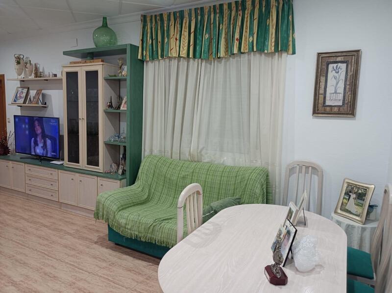 4 bedroom Townhouse for sale