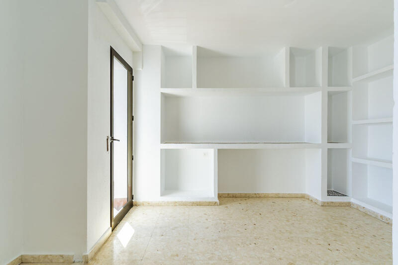 4 bedroom Apartment for sale