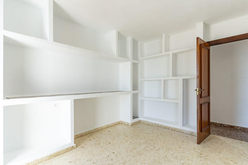 4 bedroom Apartment for sale