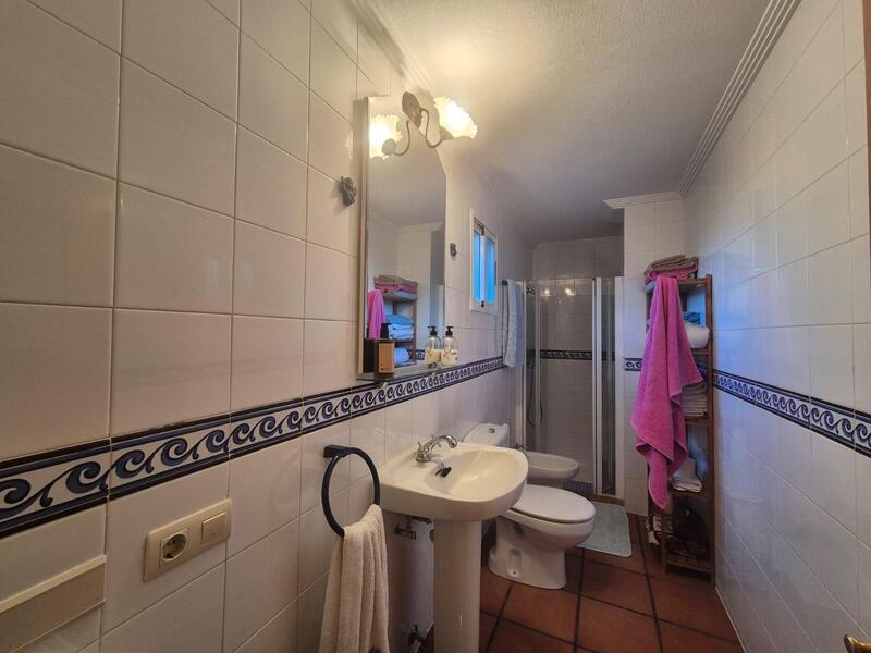 3 bedroom Country House for sale 3 bedroom Country House for sale