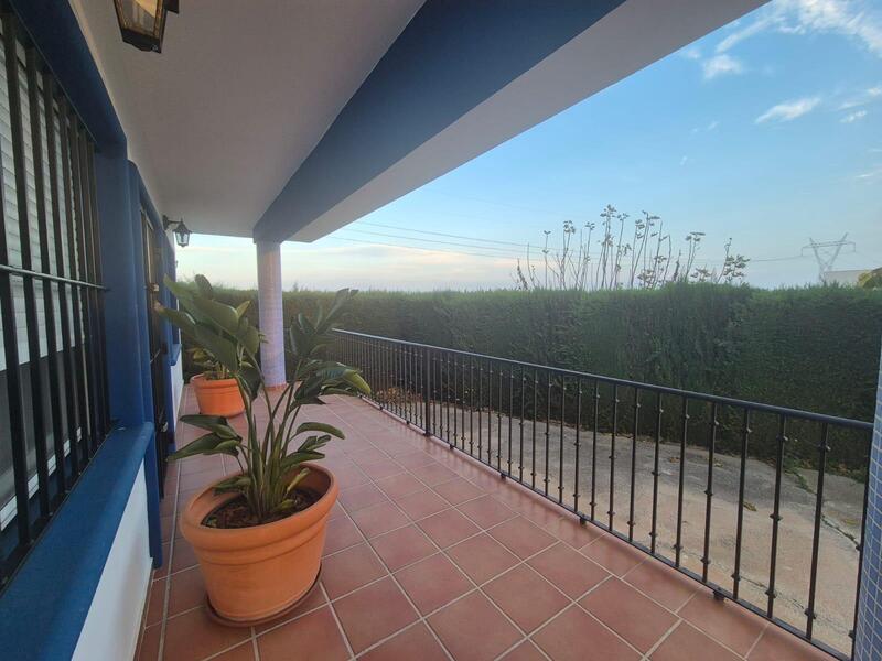 3 bedroom Country House for sale 3 bedroom Country House for sale