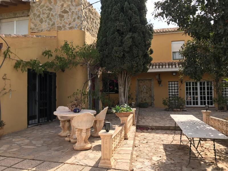 3 bedroom Country House for sale