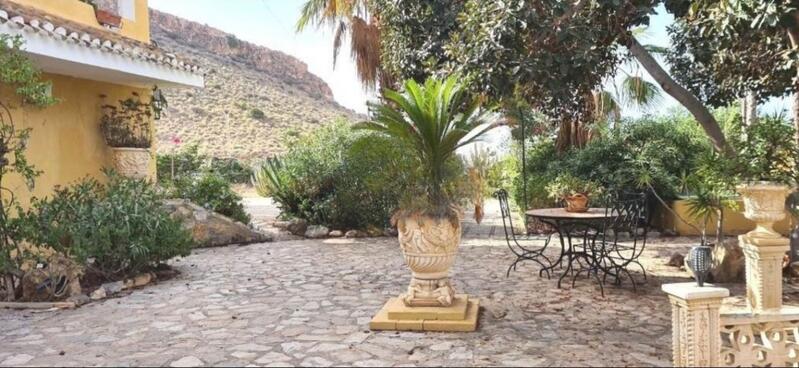 3 bedroom Country House for sale