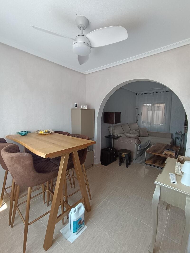 2 bedroom Townhouse for sale