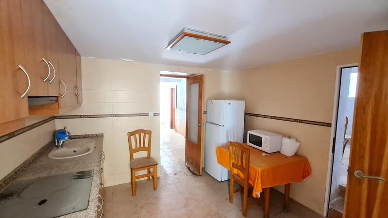 4 bedroom Townhouse for sale