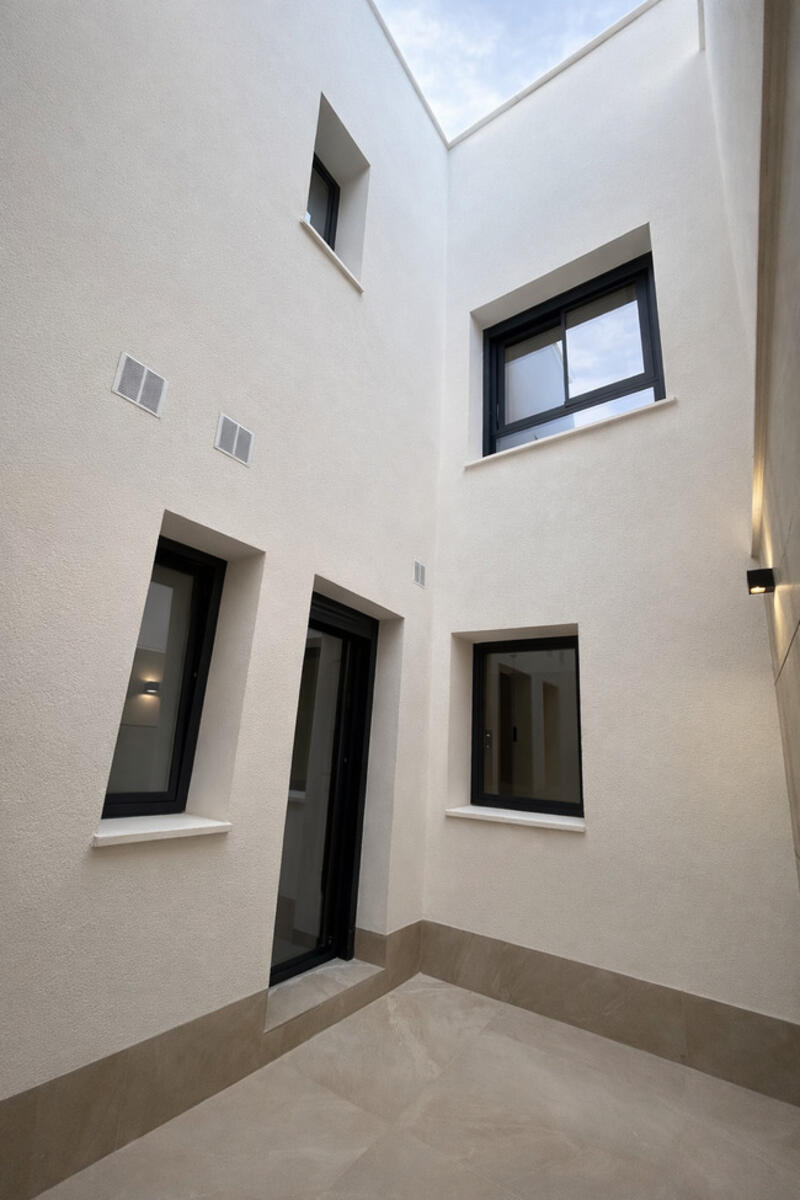 3 bedroom Townhouse for sale