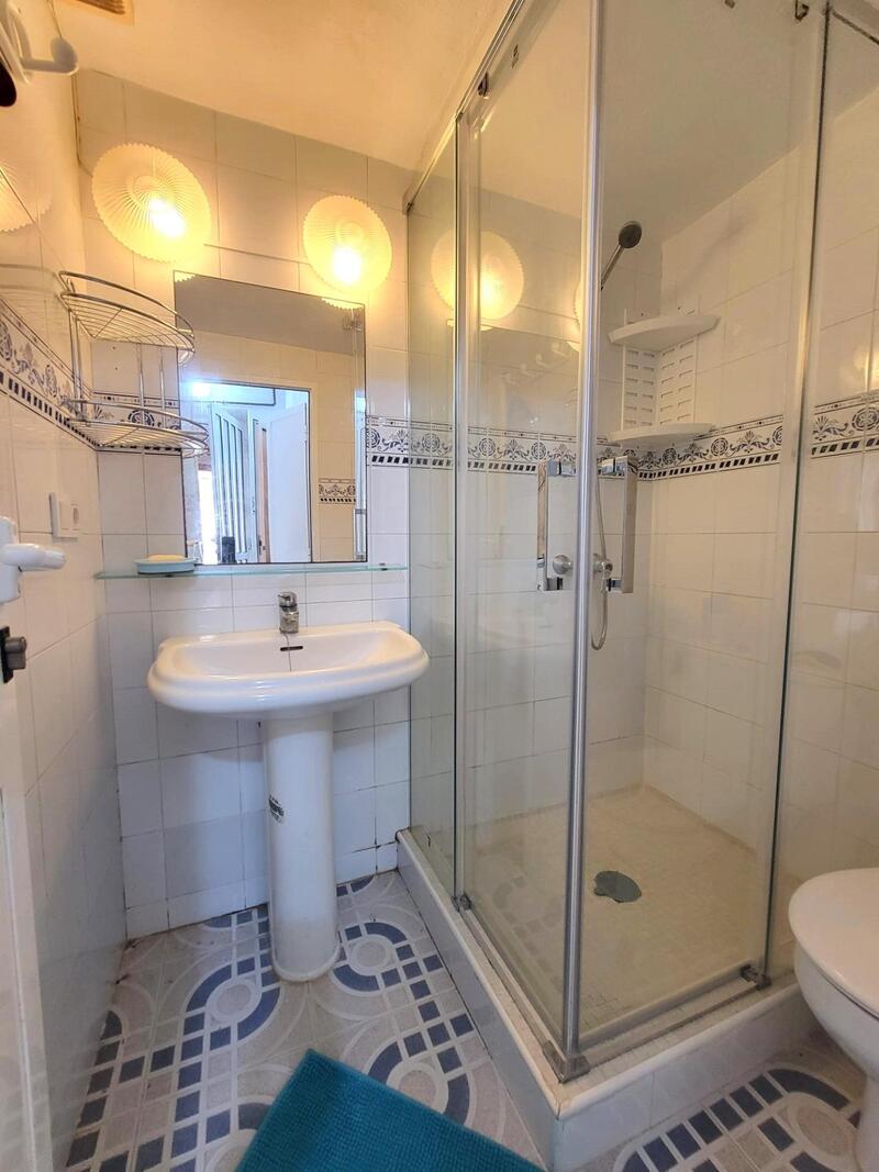 4 bedroom Townhouse for sale